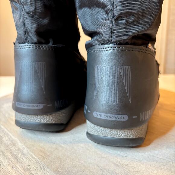 Moon Boot Icon Low Black Waterproof Winter Snow Boots Women's US 6 Faux Fur - Picture 9 of 12